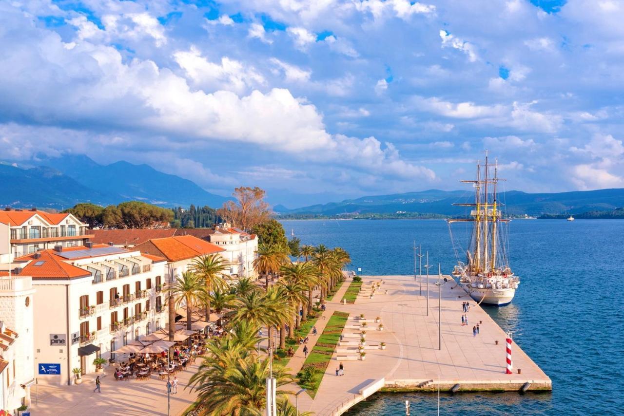 Boka Di Mare Lägenhet Tivat Exteriör bild