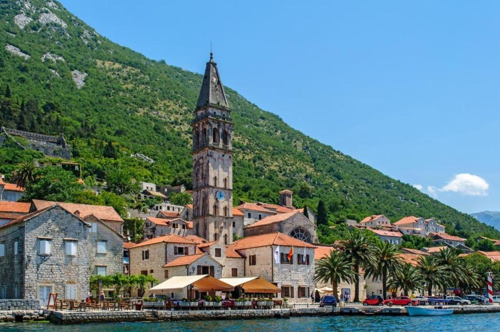 Boka Di Mare Lägenhet Tivat Exteriör bild