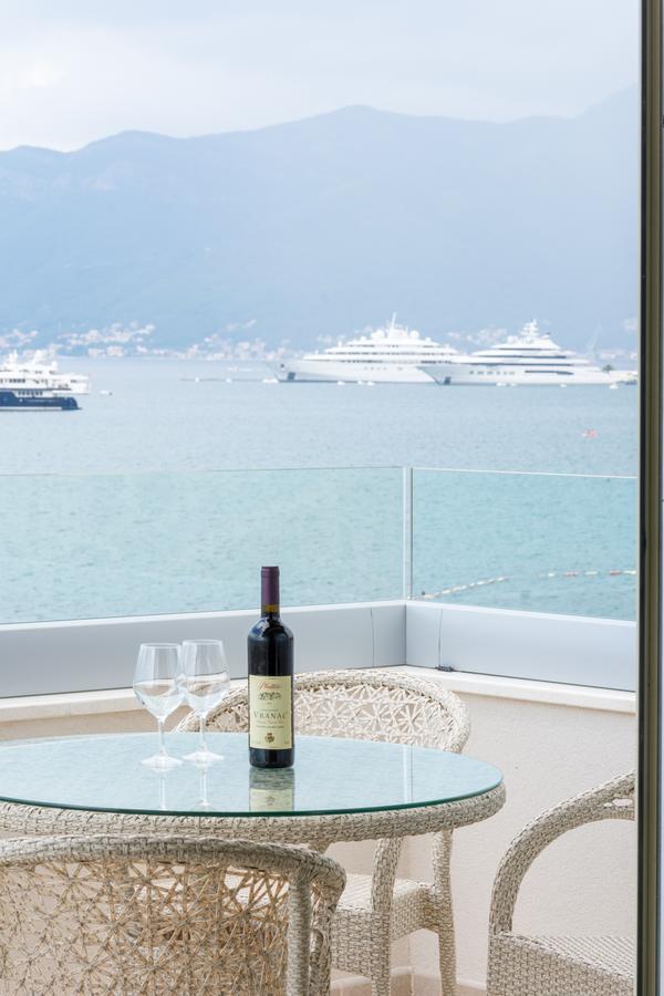 Boka Di Mare Lägenhet Tivat Exteriör bild