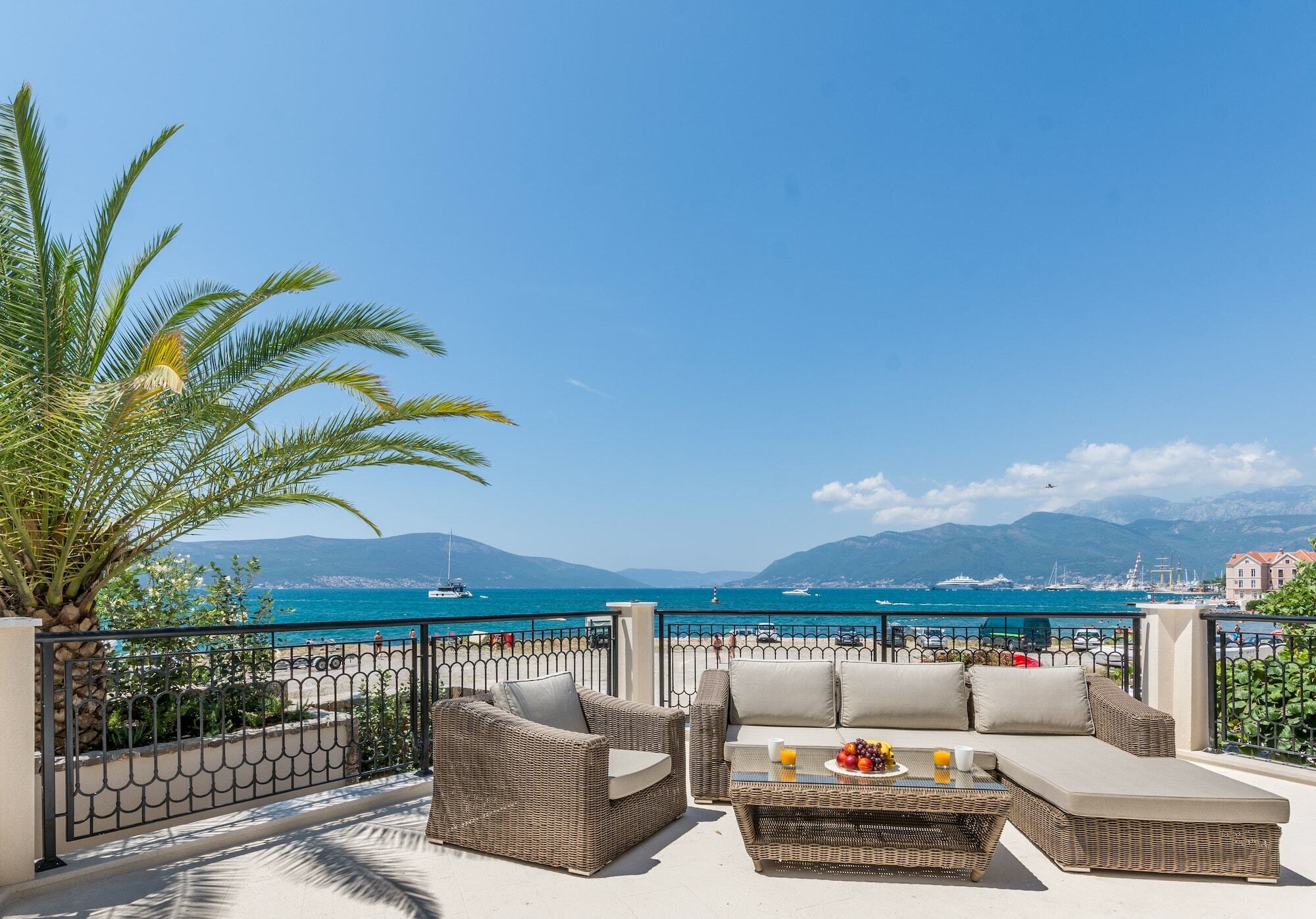 Boka Di Mare Lägenhet Tivat Exteriör bild